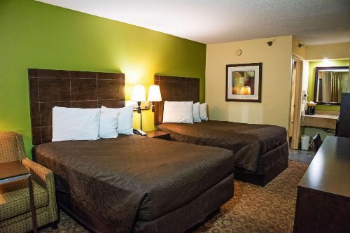 Rodeway Inn & Suites - image 8