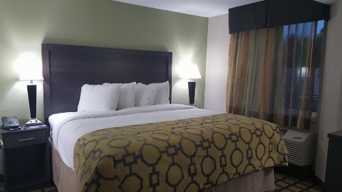 Baymont by Wyndham Clarksville - image 24