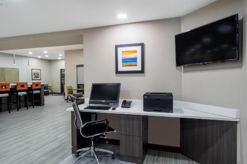 Baymont by Wyndham Clarksville - image 26