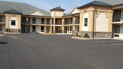 Baymont by Wyndham Clarksville - image 30