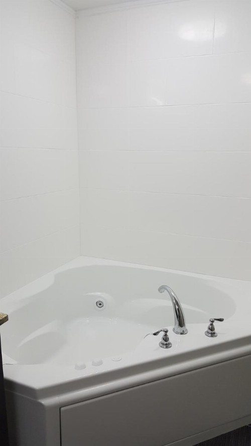 Baymont by Wyndham Clarksville - image 33