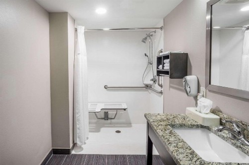 Baymont by Wyndham Clarksville - image 47