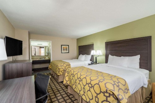Baymont by Wyndham Clarksville - image 48