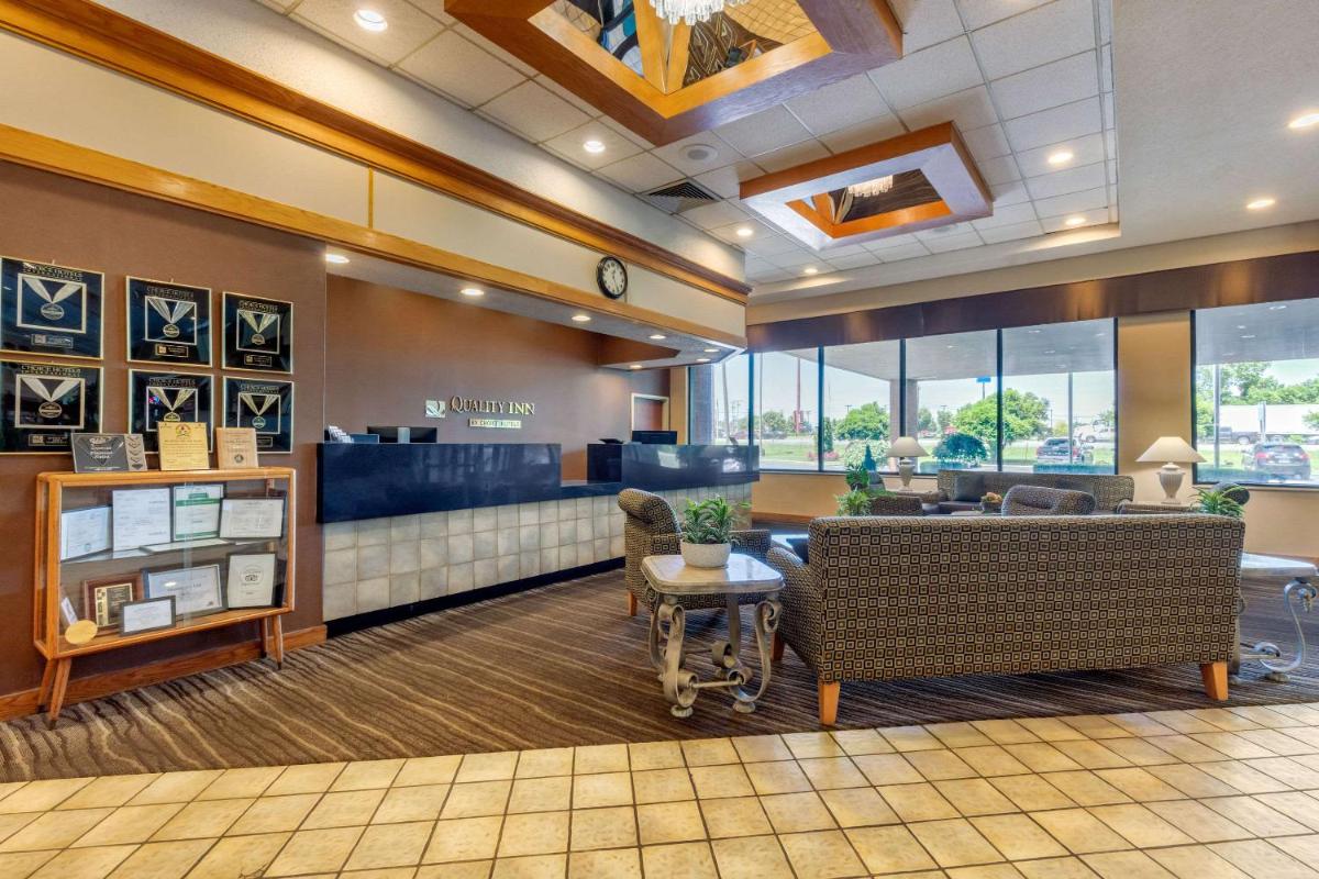 Quality Inn Exit 4 Clarksville - image 2