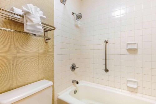 Quality Inn Exit 4 Clarksville - image 43