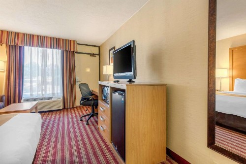 Quality Inn Exit 4 Clarksville - image 47