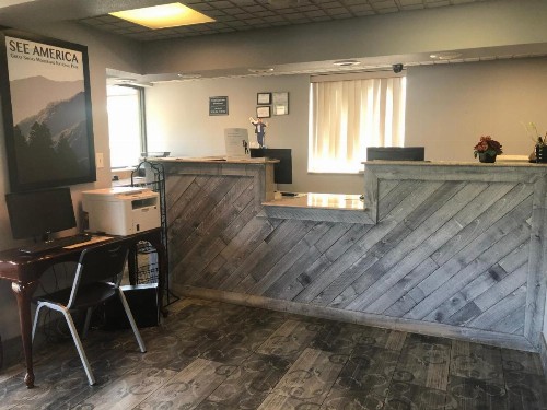 Travelodge by Wyndham Clarksville - image 11