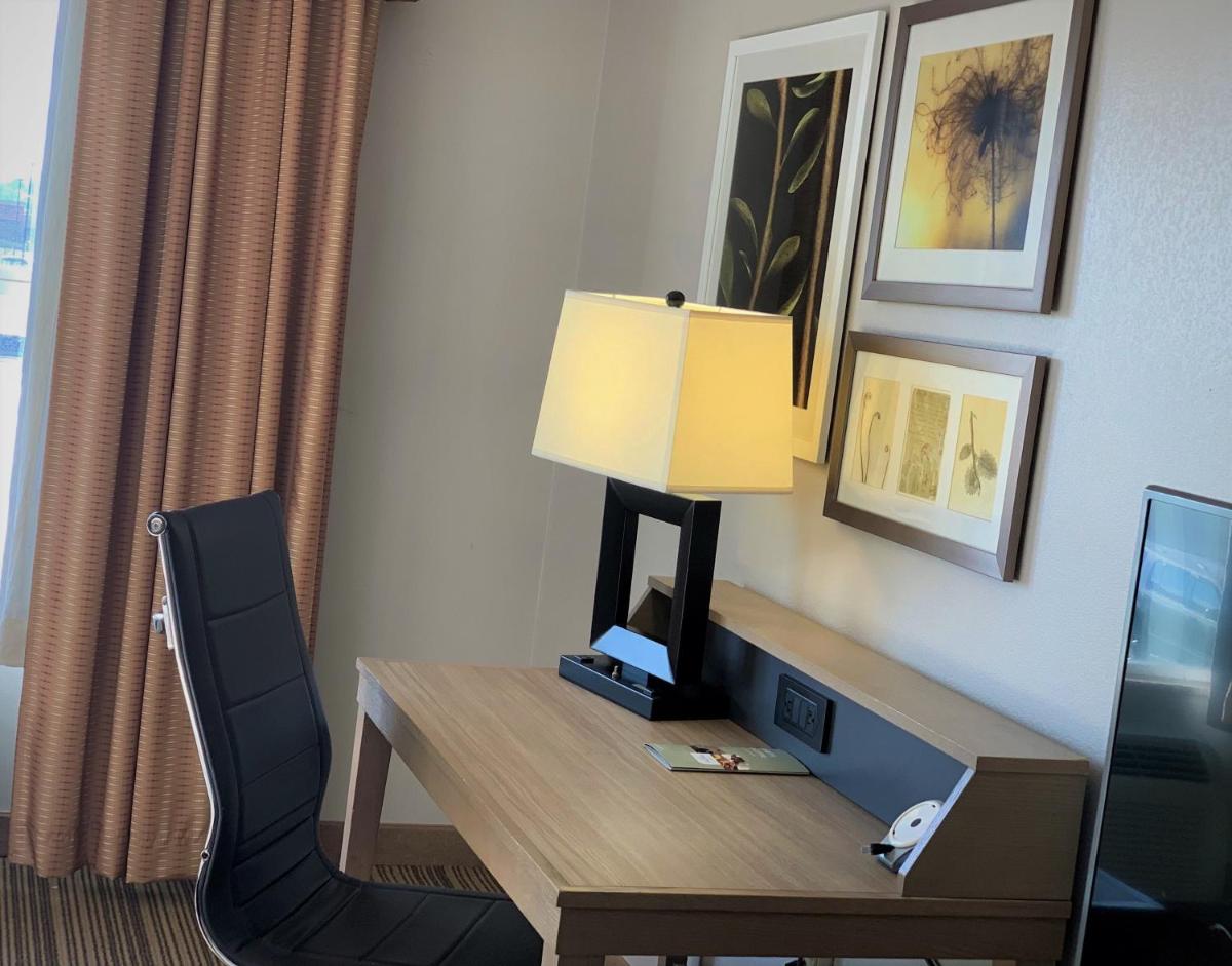Country Inn & Suites by Radisson Clarksville TN - image 6