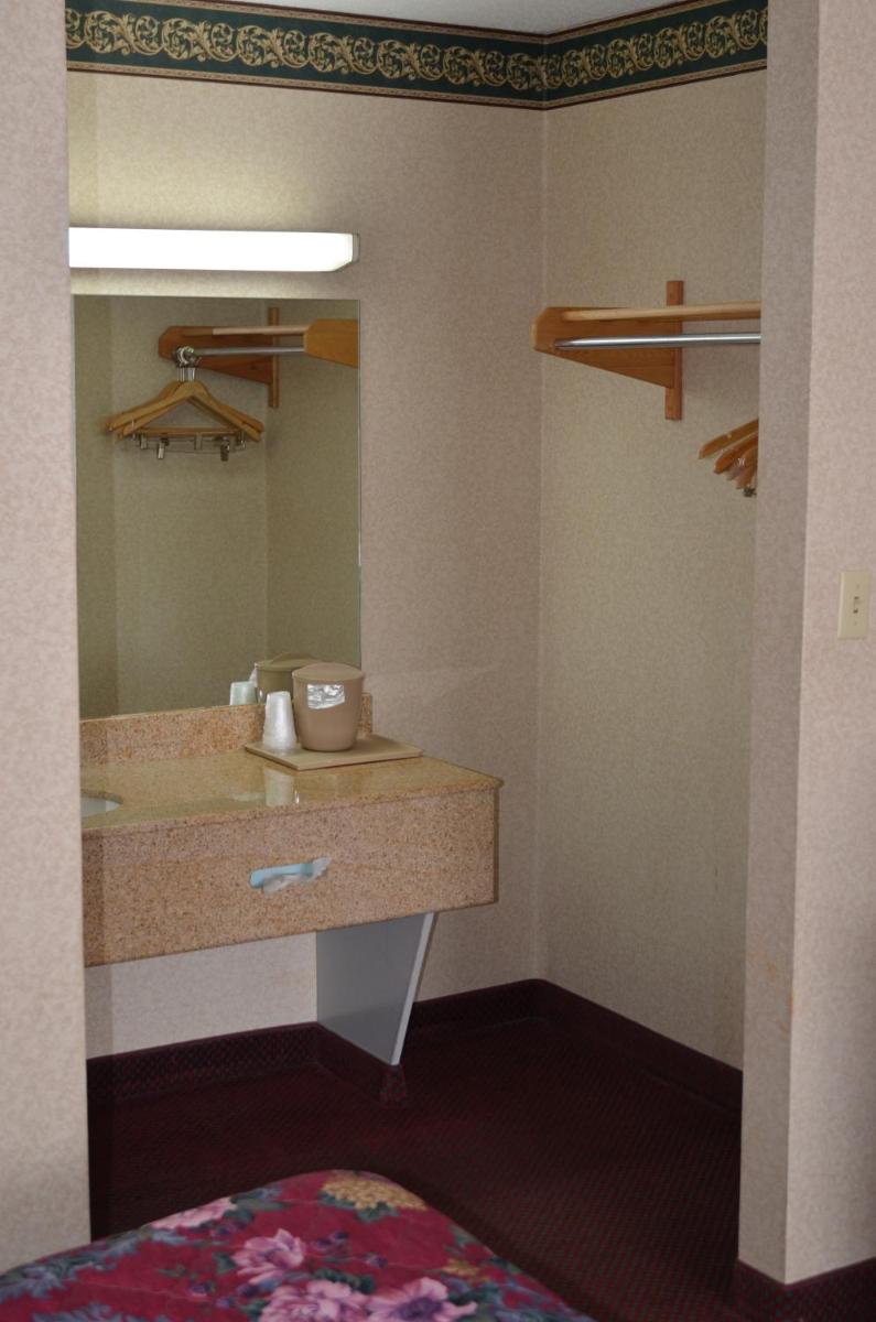Motel 6-Clarksville TN - image 3