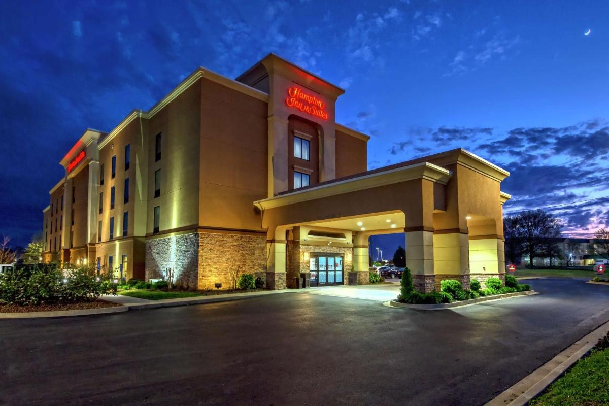 Hampton Inn & Suites Clarksville - main image