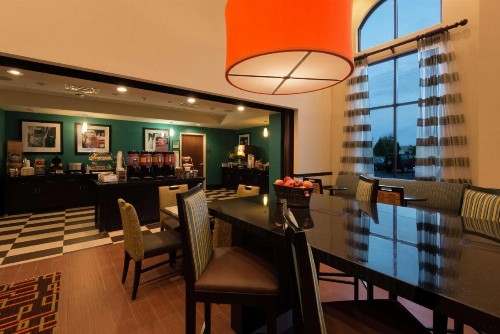 Hampton Inn & Suites Clarksville - image 10