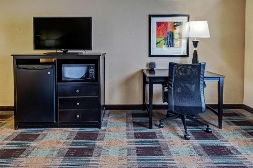 Hampton Inn & Suites Clarksville - image 15