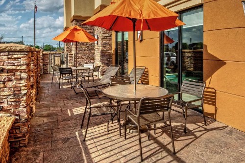 Hampton Inn & Suites Clarksville - image 2