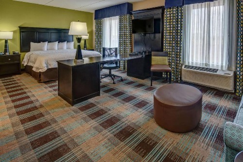 Hampton Inn & Suites Clarksville - image 20