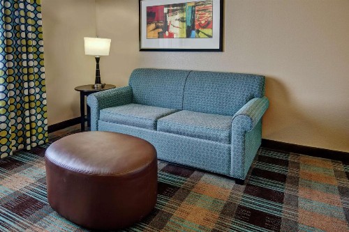 Hampton Inn & Suites Clarksville - image 24