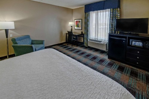 Hampton Inn & Suites Clarksville - image 27
