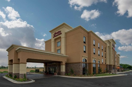 Hampton Inn & Suites Clarksville - image 3