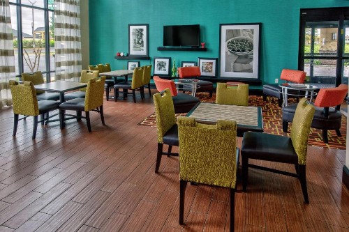 Hampton Inn & Suites Clarksville - image 4