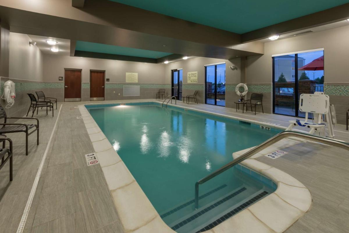 Hampton Inn & Suites Clarksville - image 7
