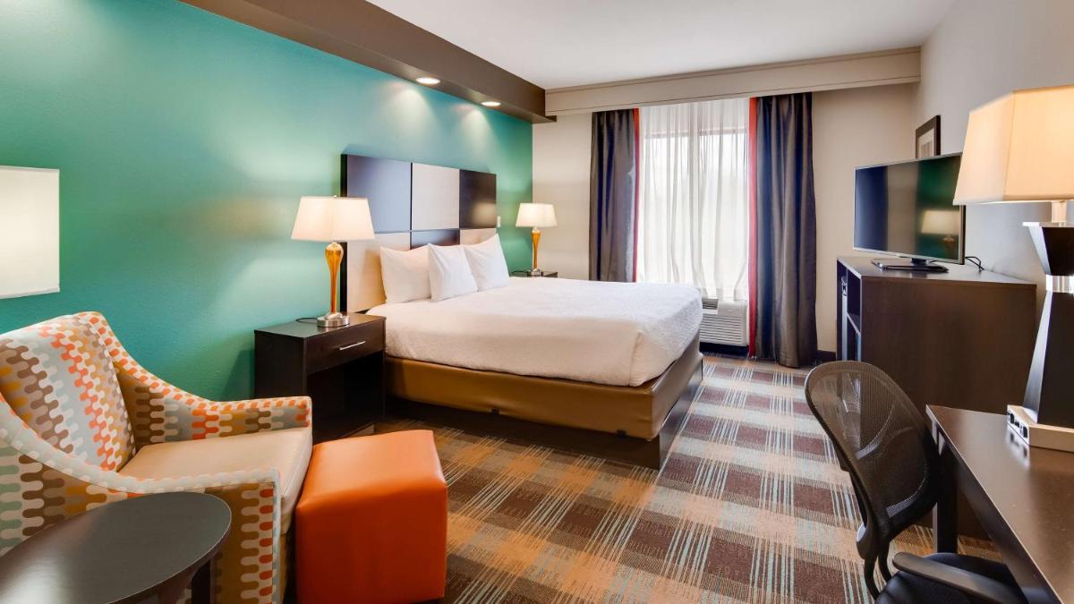 Best Western Plus Atrium Inn & Suites - image 2