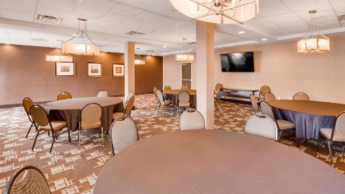 Best Western Plus Atrium Inn & Suites - image 25