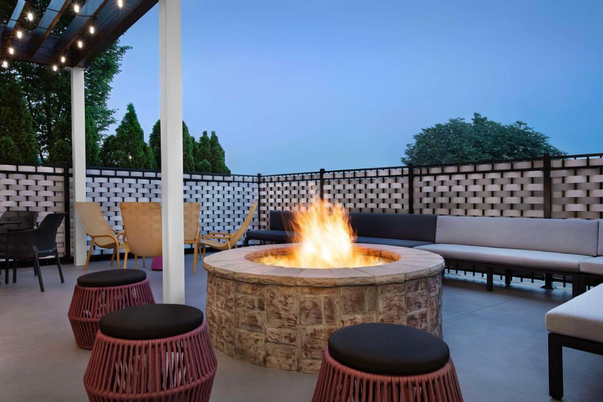 Home2 Suites by Hilton Clarksville/Ft. Campbell - image 3