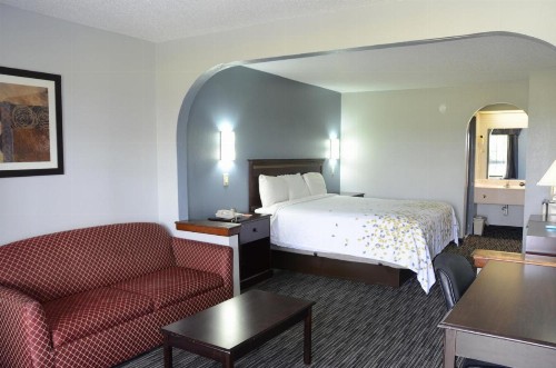Gateway Inn - image 10