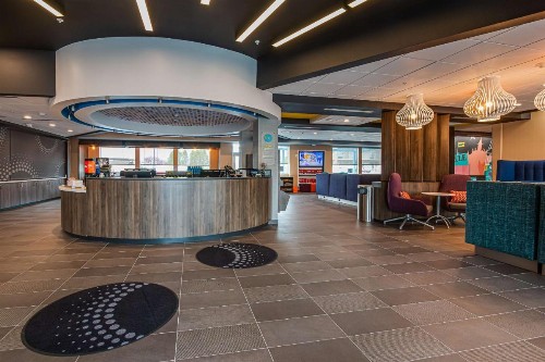 TRU By Hilton Clarksville - image 8