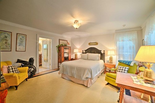 Rural and Historic Estate Home 12 Mi to Clarksville - image 5
