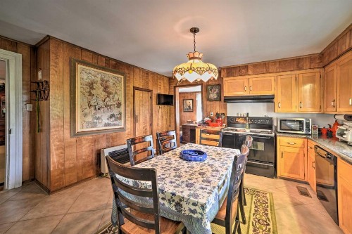 Rural and Historic Estate Home 12 Mi to Clarksville - image 6