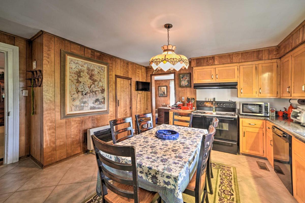 Rural and Historic Estate Home 12 Mi to Clarksville - image 6