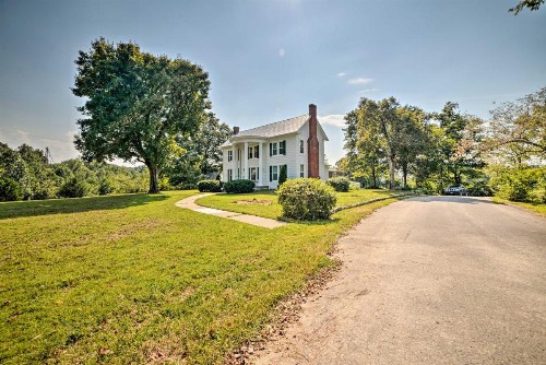 Rural and Historic Estate Home 12 Mi to Clarksville - image 7