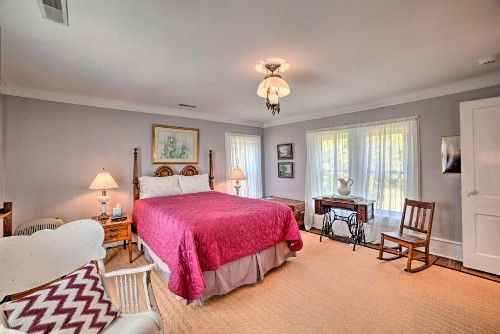 Rural and Historic Estate Home 12 Mi to Clarksville - image 9