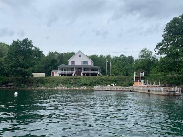 Seaway Slips Waterfront Cottages - main image