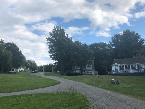West Winds Motel & Cottages - image 13