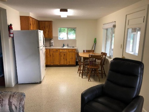 West Winds Motel & Cottages - image 14