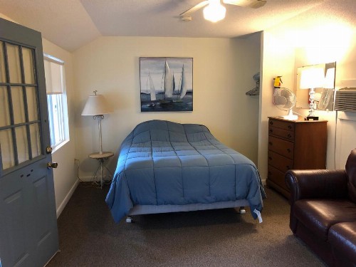 West Winds Motel & Cottages - image 20