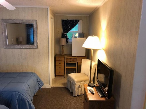 West Winds Motel & Cottages - image 21