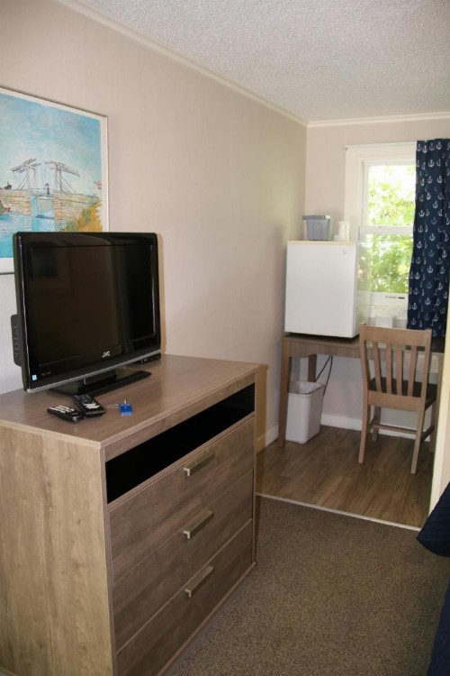 West Winds Motel & Cottages - image 31