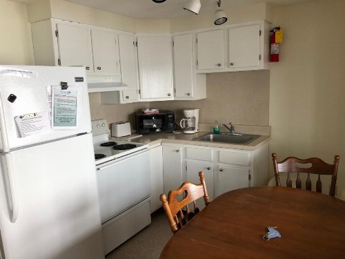 West Winds Motel & Cottages - image 34