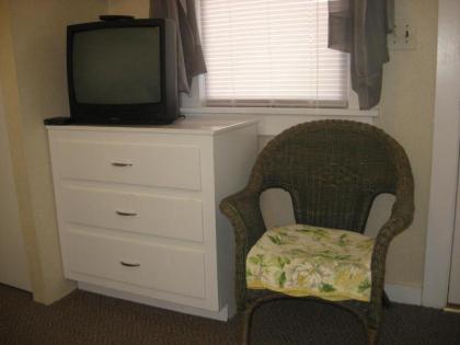 K's Motel & Cottages - image 2