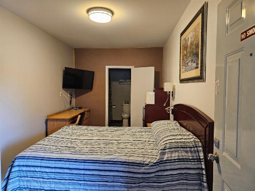 Cle Elum Travelers Inn - image 2