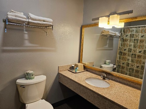 Cle Elum Travelers Inn - image 29
