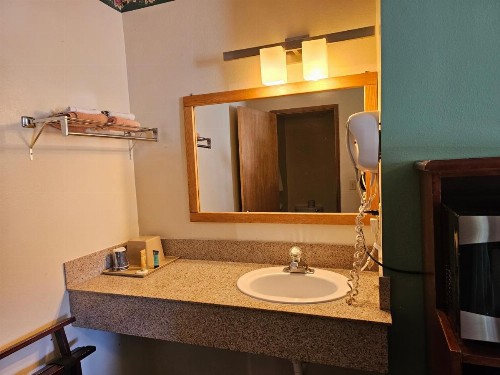 Cle Elum Travelers Inn - image 3