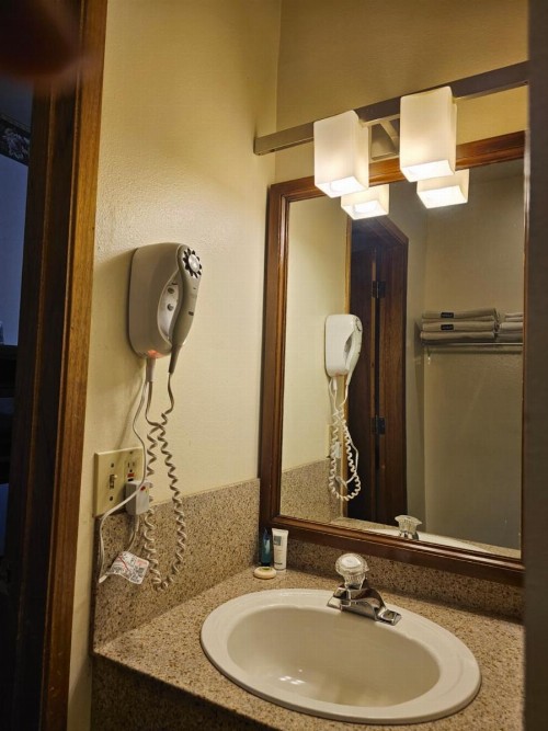 Cle Elum Travelers Inn - image 37