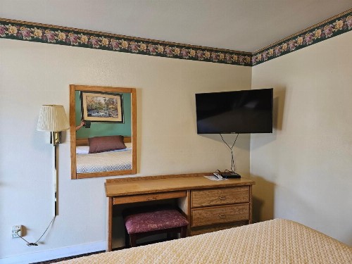 Cle Elum Travelers Inn - image 40