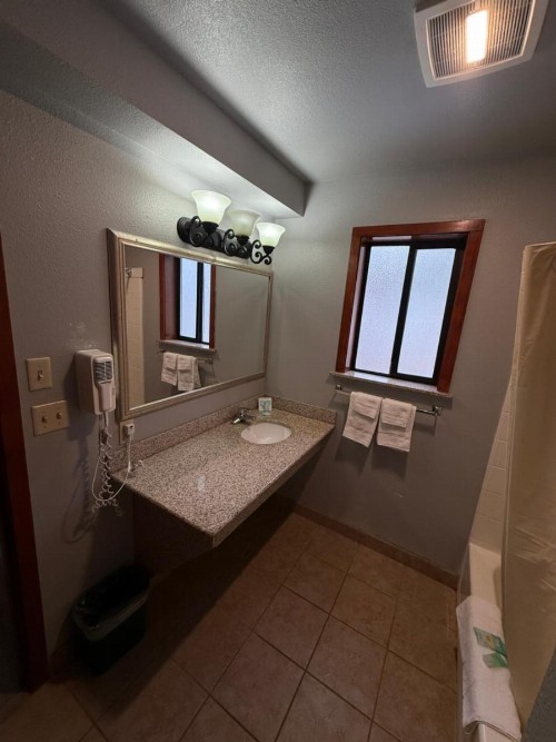 Stewart Lodge - image 4