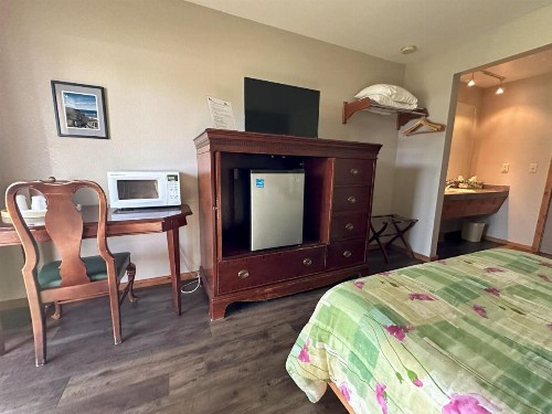 Timber Lodge Inn - image 14