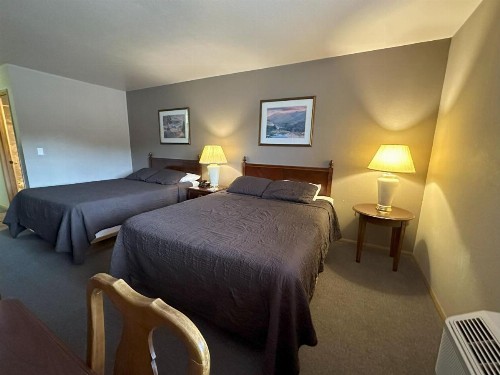 Timber Lodge Inn - image 17