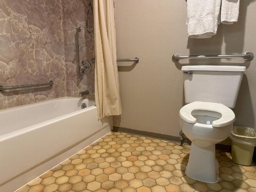 Timber Lodge Inn - image 19